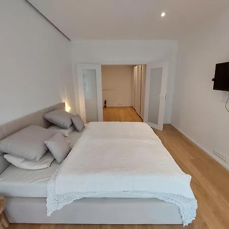 Peaceful Modern Residance Near Center Apartament *