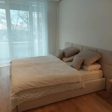 Peaceful Modern Residance Near Center Apartament